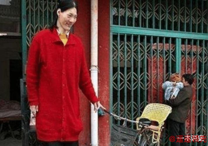 中国第一女巨人：身高2.48米，比姚明还高22公分，遗体至今保存