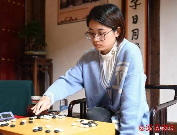 吴清源杯於之莹胜谢依旻 携手周泓余晋级八强